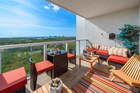 15051 Royal Oaks Ln # 2101, North Miami FL 33181