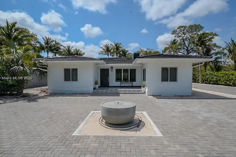 8390 SW 64th St, Miami FL 33143