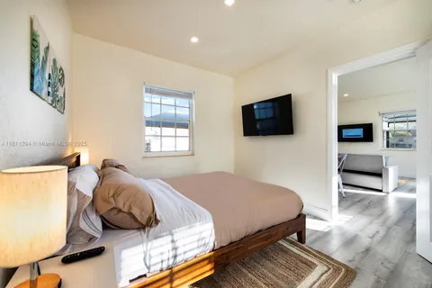 115 SE 2nd St # 2, Hallandale Beach FL 33009