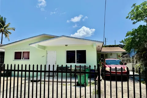 1060 NW 24th St, Miami FL 33127