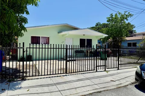 1060 NW 24th St, Miami FL 33127
