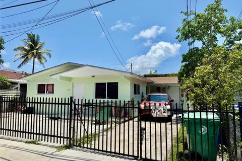 1060 NW 24th St, Miami FL 33127