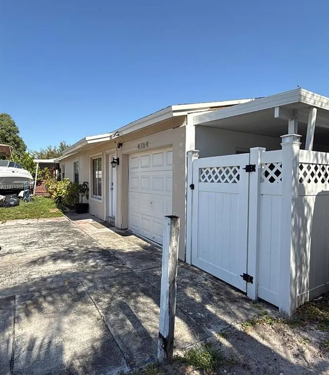 4764 SW 12th St, Fort Lauderdale FL 33317