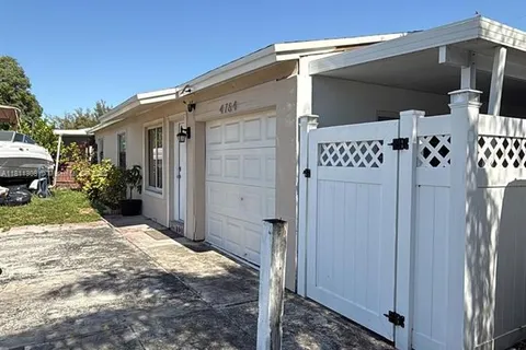 4764 SW 12th St, Fort Lauderdale FL 33317