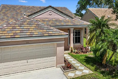 930 Briar Ridge Rd, Weston FL 33327