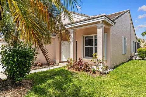 930 Briar Ridge Rd, Weston FL 33327