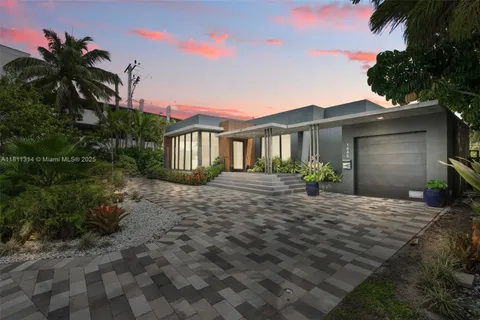 1845 NE 124th St, North Miami FL 33181