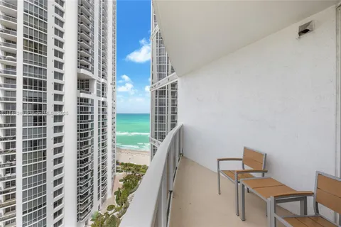 18001 Collins Ave # 1504, Sunny Isles Beach FL 33160