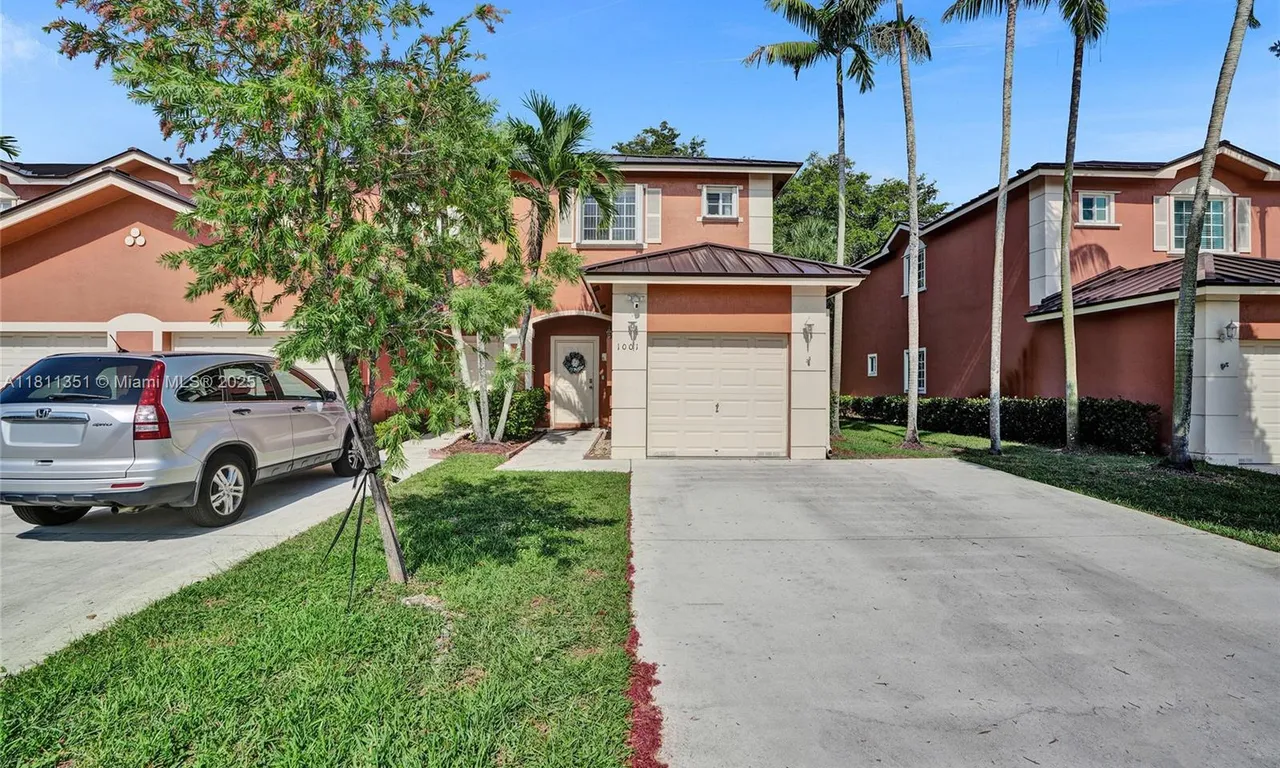 1001 NW 100TH AVE, Pembroke Pines FL 33024
