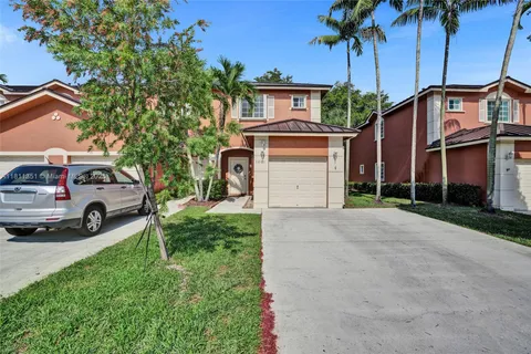 1001 NW 100TH AVE, Pembroke Pines FL 33024