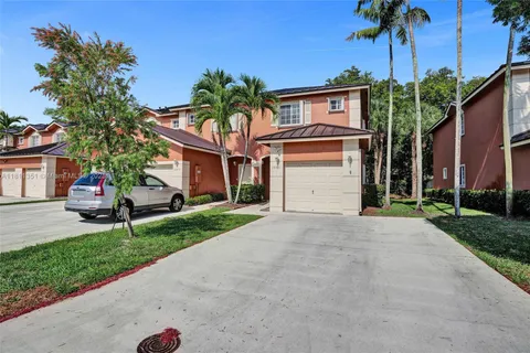 1001 NW 100TH AVE, Pembroke Pines FL 33024