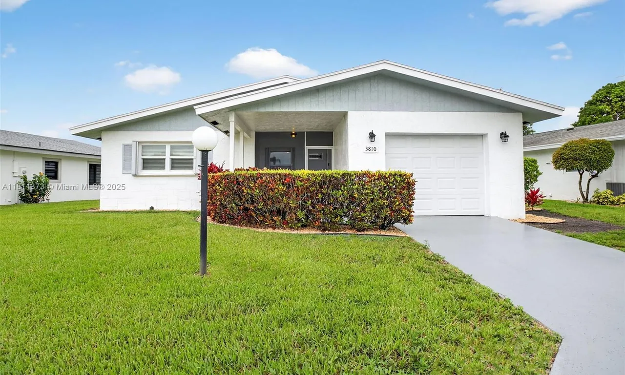 3810 Rowena Cir, West Palm Beach FL 33417