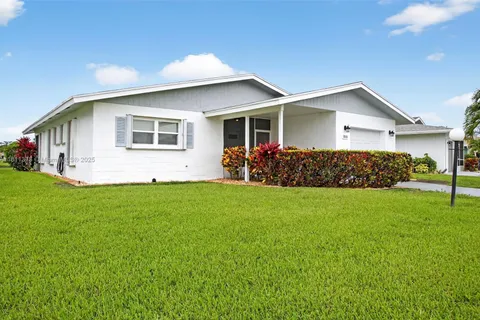 3810 Rowena Cir, West Palm Beach FL 33417