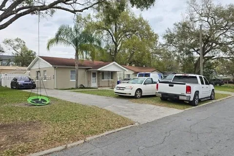 864 Lowell St E, Lakeland FL 33805