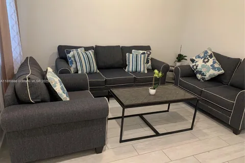 1041 SE 23rd Ter # 1041, Homestead FL 33035