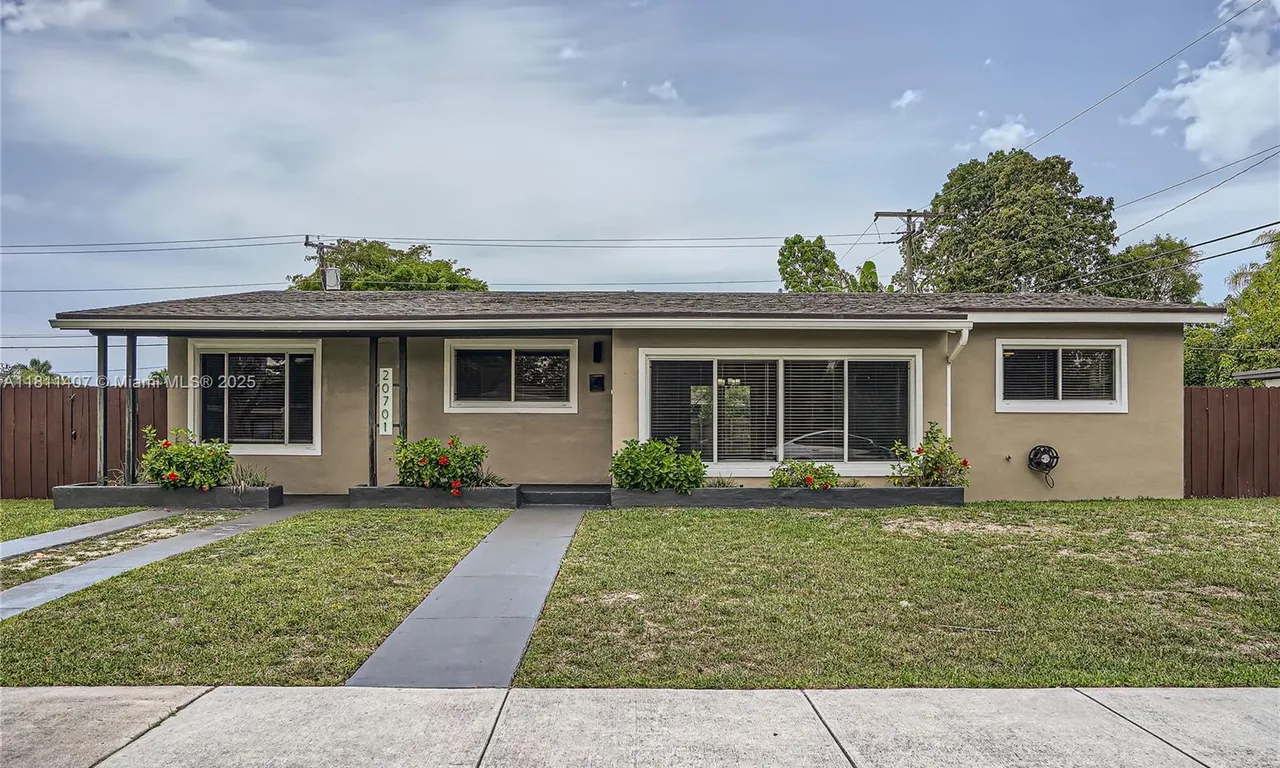 20701 Eagle Nest Rd, Cutler Bay FL 33189
