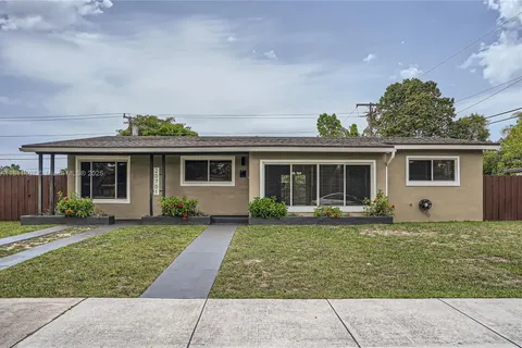 20701 Eagle Nest Rd, Cutler Bay FL 33189