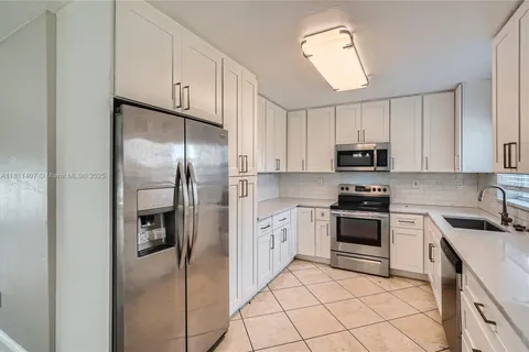 20701 Eagle Nest Rd, Cutler Bay FL 33189