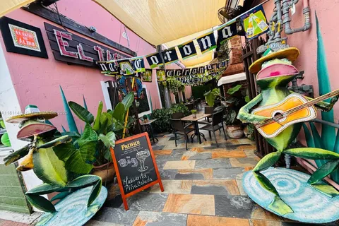 Mexican Restaurant 8 St, Miami FL 33135
