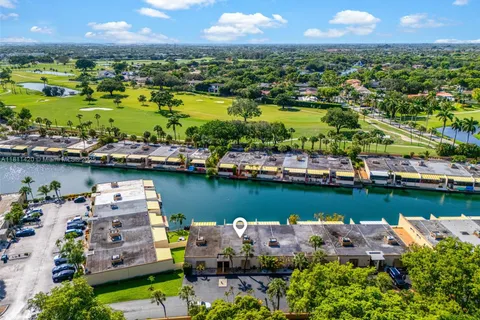 15504 Sharpecroft Dr, Miami Lakes FL 33014