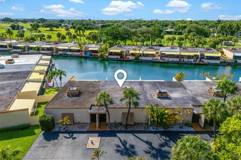 15504 Sharpecroft Dr, Miami Lakes FL 33014