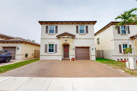 2389 NE 4th St, Homestead FL 33033
