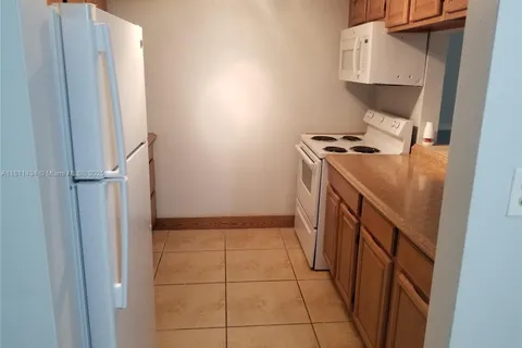 11855 NE 19th Dr # 30, North Miami FL 33181