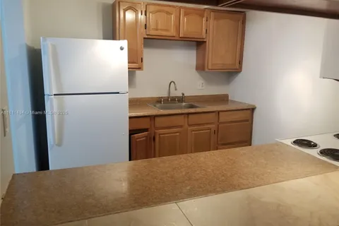 11855 NE 19th Dr # 30, North Miami FL 33181