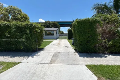 20130 NW 15th Ave, Miami Gardens FL 33169