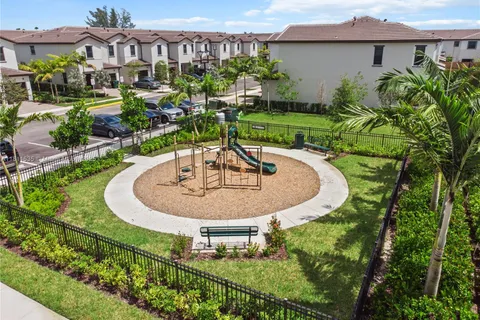 221 SW 159th Way, Pembroke Pines FL 33027