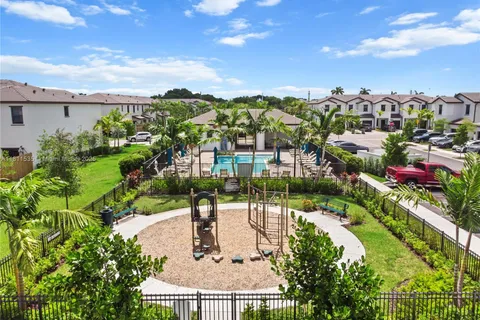 221 SW 159th Way, Pembroke Pines FL 33027