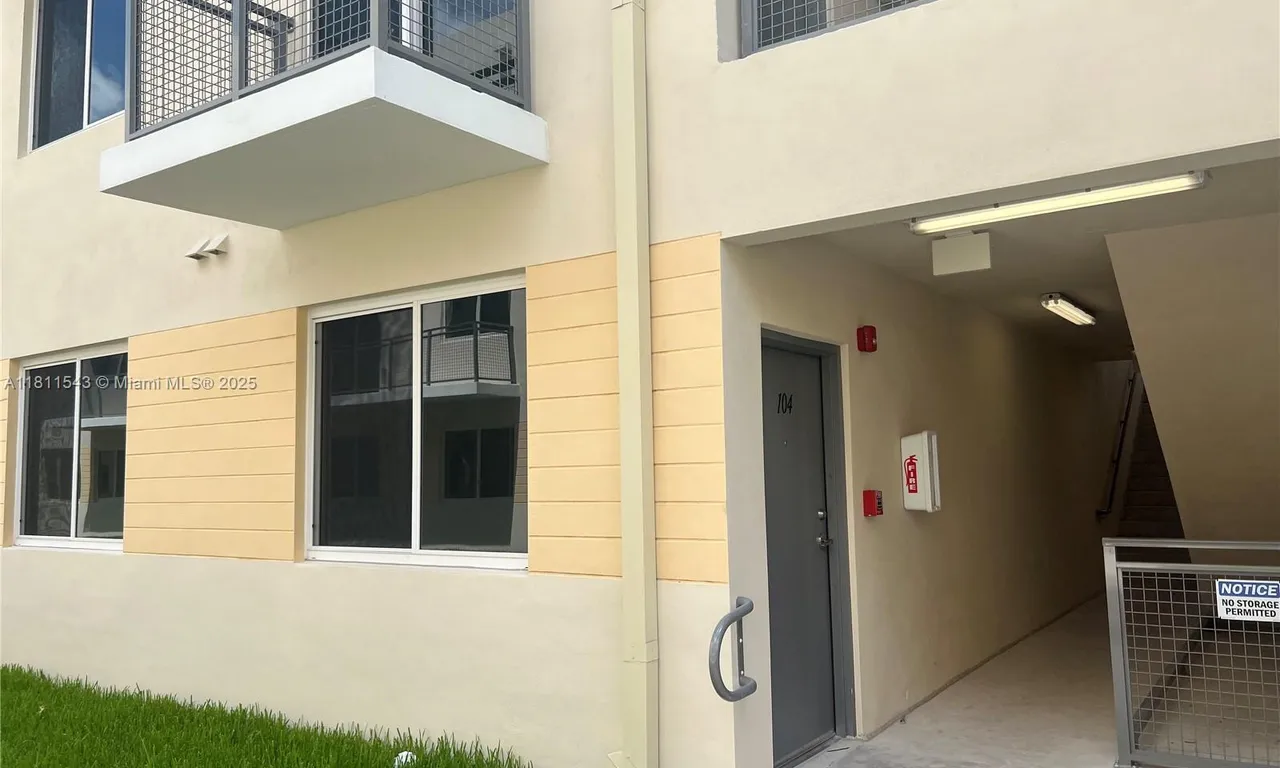 1010 SW 69th Ave # 104, Miami FL 33144