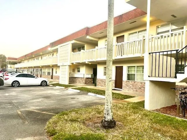 4169 SW 67th Ave # 116A, Davie FL 33314