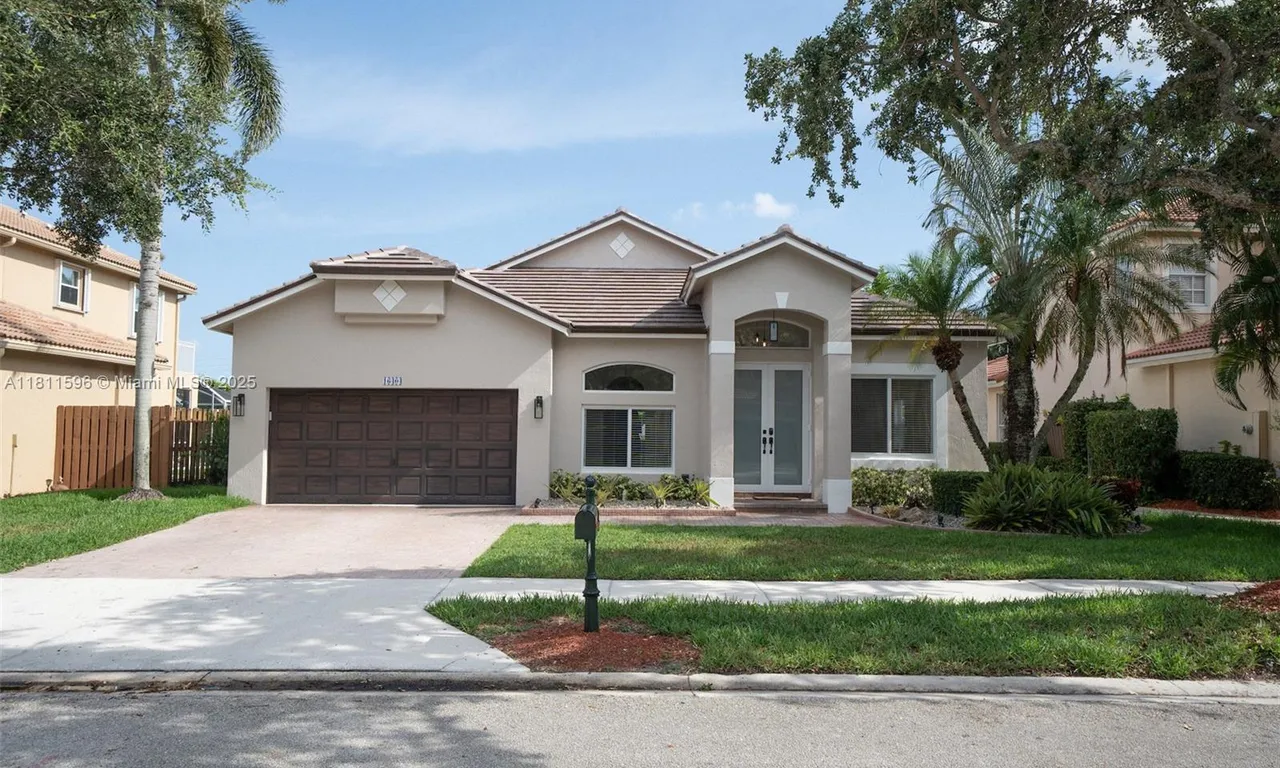 16404 Diamond Place, Weston FL 33331