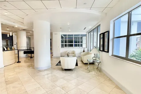 401 69th St # 405, Miami Beach FL 33141