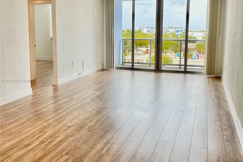 401 69th St # 405, Miami Beach FL 33141