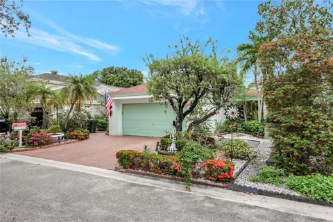 3720 NW 20th St, Coconut Creek FL 33066