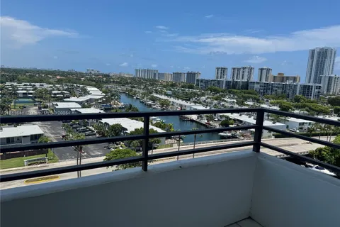 2500 Parkview Dr # 1109, Hallandale Beach FL 33009