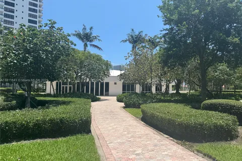 2500 Parkview Dr # 1109, Hallandale Beach FL 33009