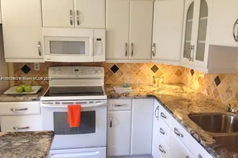 3910 Inverrary Blvd # B, Lauderhill FL 33319