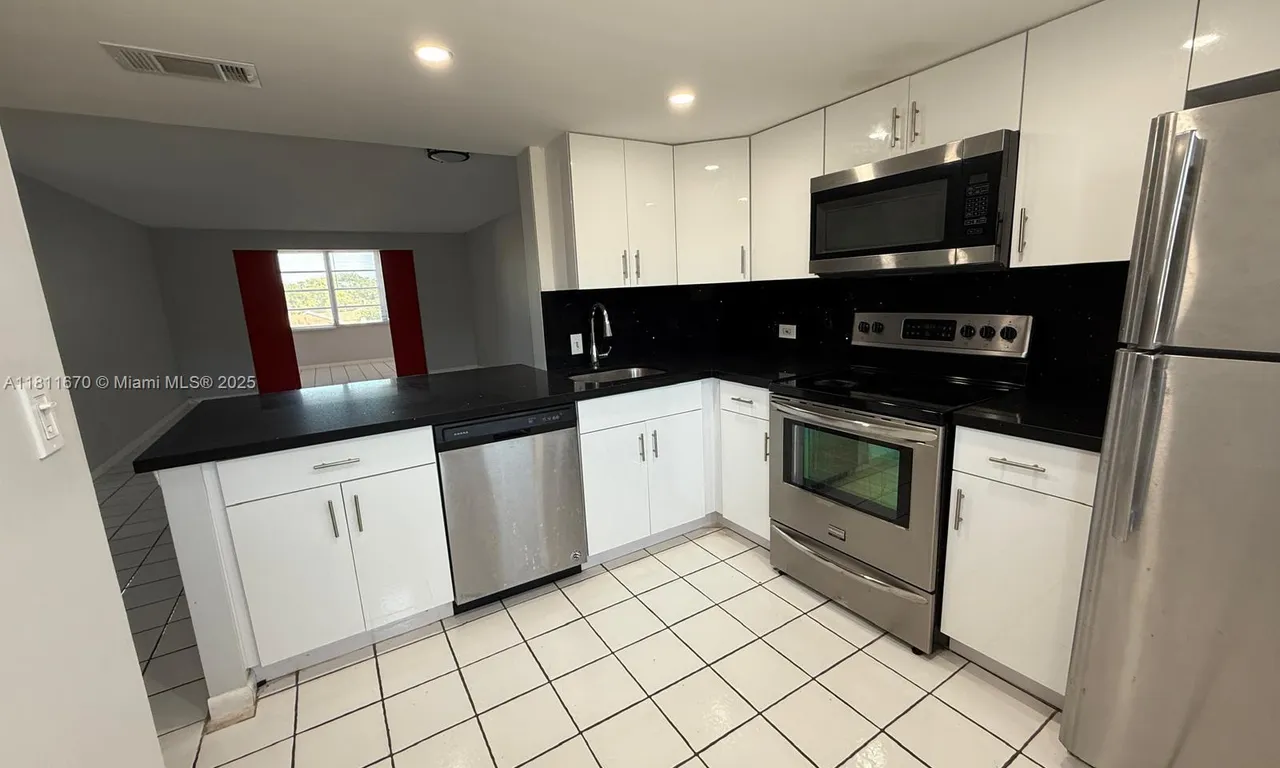 445 NE 195th St # 329, Miami FL 33179
