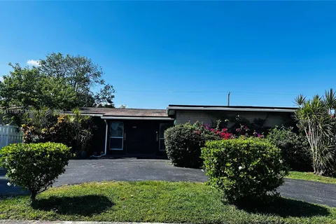 8600 NW 25th Ct, Sunrise FL 33322