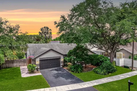 5816 SW 89th Way, Cooper City FL 33328