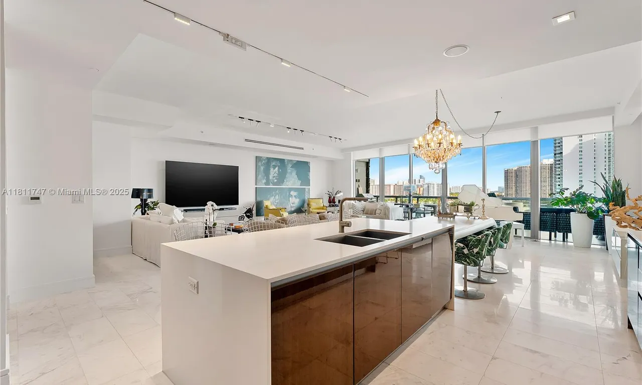 3300 NE 188th St # 909, Aventura FL 33180
