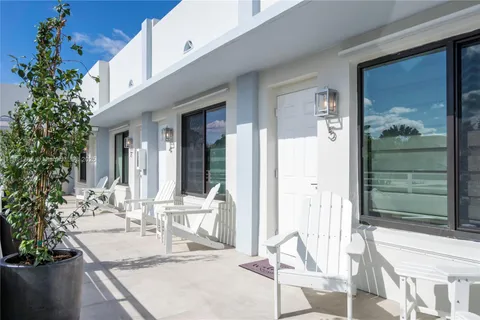 1191 71st St # 4, Miami Beach FL 33141