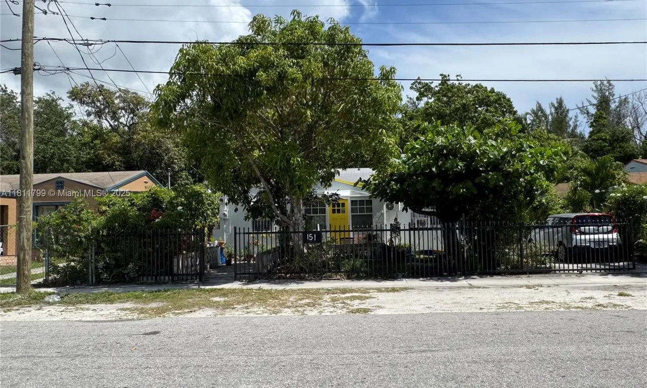 151 NW 64th St, Miami FL 33150