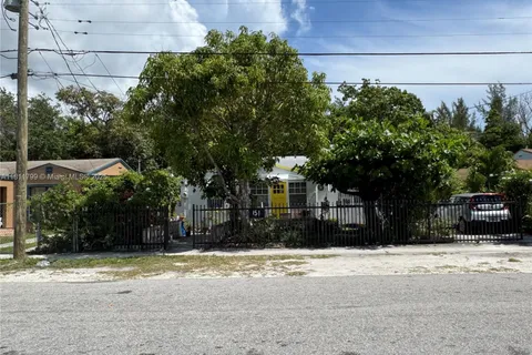 151 NW 64th St, Miami FL 33150