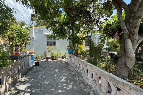 151 NW 64th St, Miami FL 33150