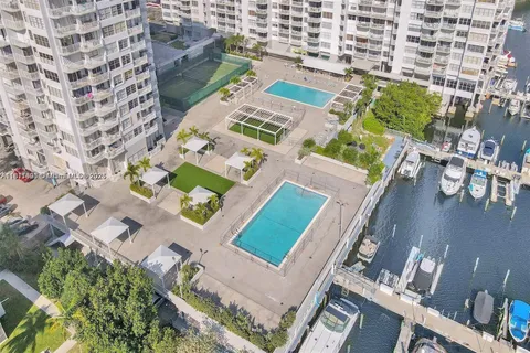 18051 Biscayne Blvd # 1804, Aventura FL 33160