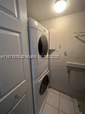 120 Lakeview Dr # 210, Weston FL 33326